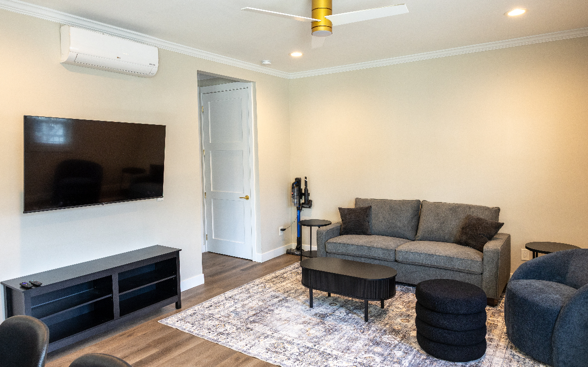 1br/1ba in Heart of Hillcrest - Newly renovated - Photo 5