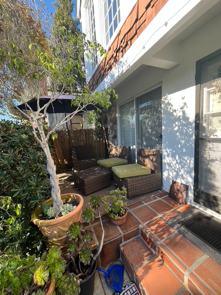 Venice Canals Frontage - Fully Furnished 2 Bed 1 bath - Photo 3