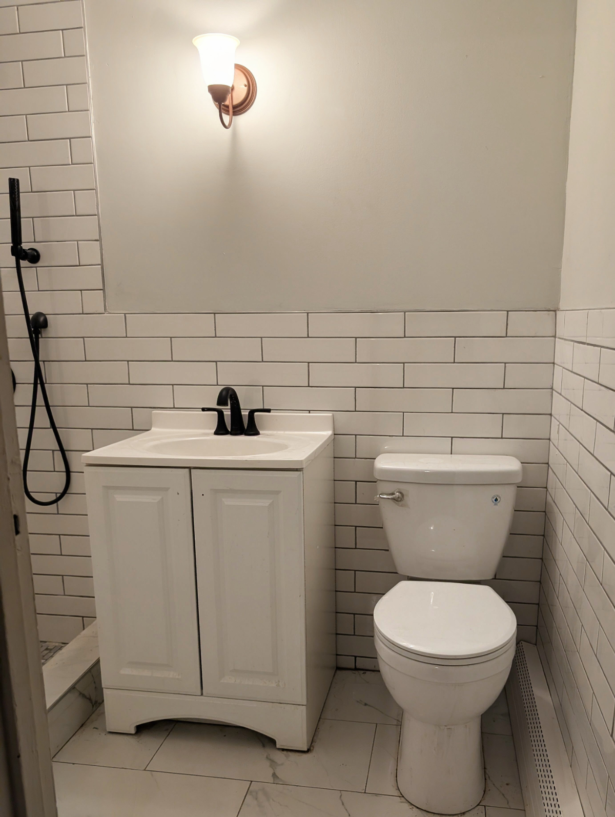 Modern 1BR Garden Apartment in Quiet Canarsie - Private Backyard & Office - Photo 4