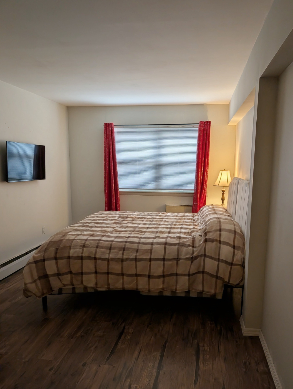 Modern 1BR Garden Apartment in Quiet Canarsie - Private Backyard & Office - Photo 3