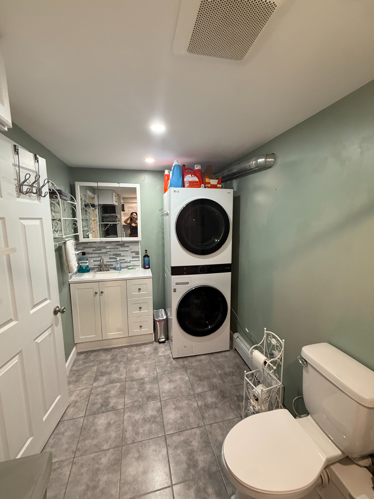 Newly Renovated 2BR Private  Basement/ utilities Included - Photo 10