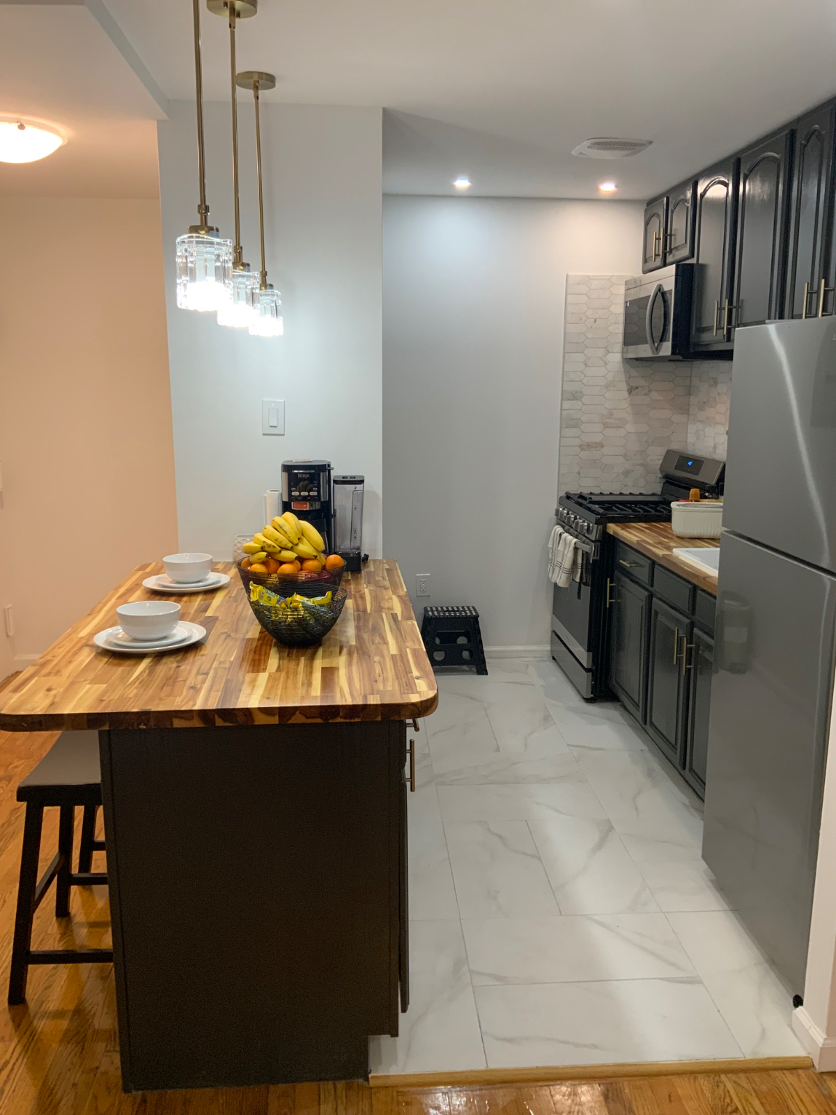 Premier Fully Furnished 1-Bedroom Executive... - Photo 4