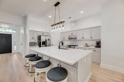 Modern 4BR Home. Central Carrollton border Lewisville - Photo 5