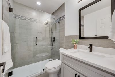 Modern 4BR Home. Central Carrollton border Lewisville - Photo 8