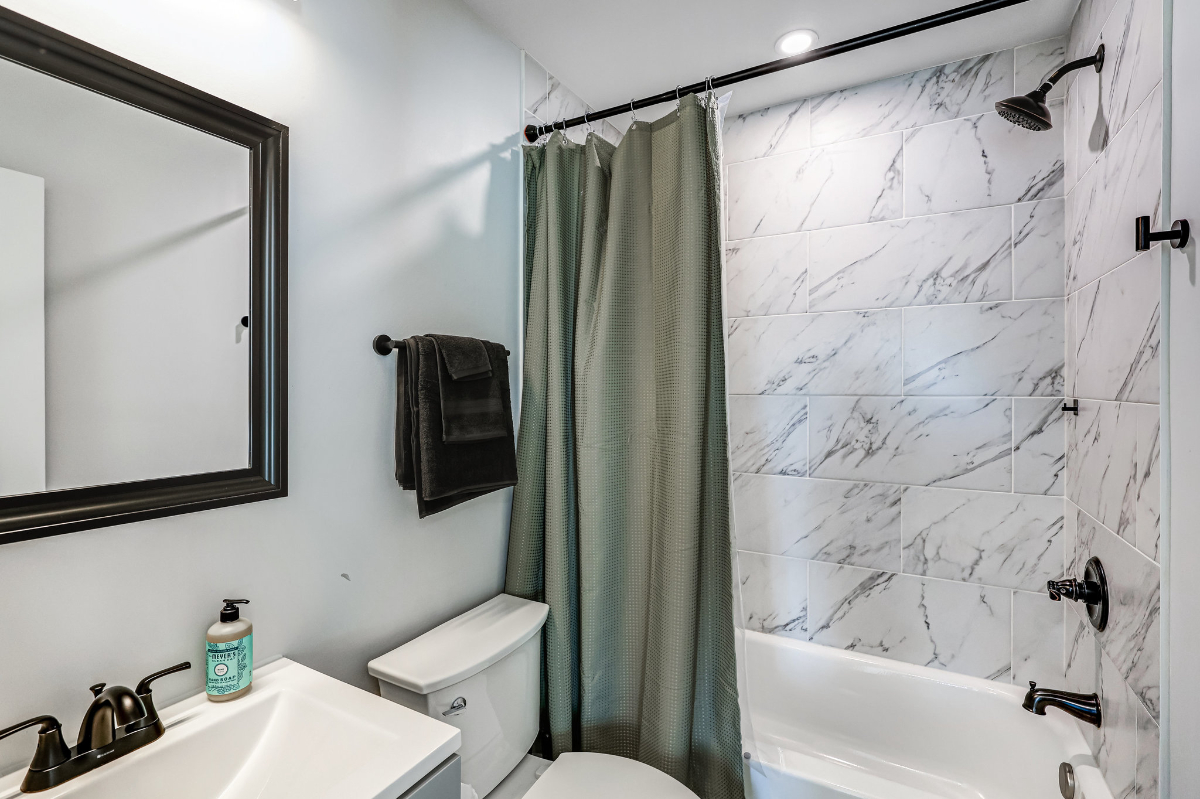Fully Furnished Petworth Studio - Photo 12