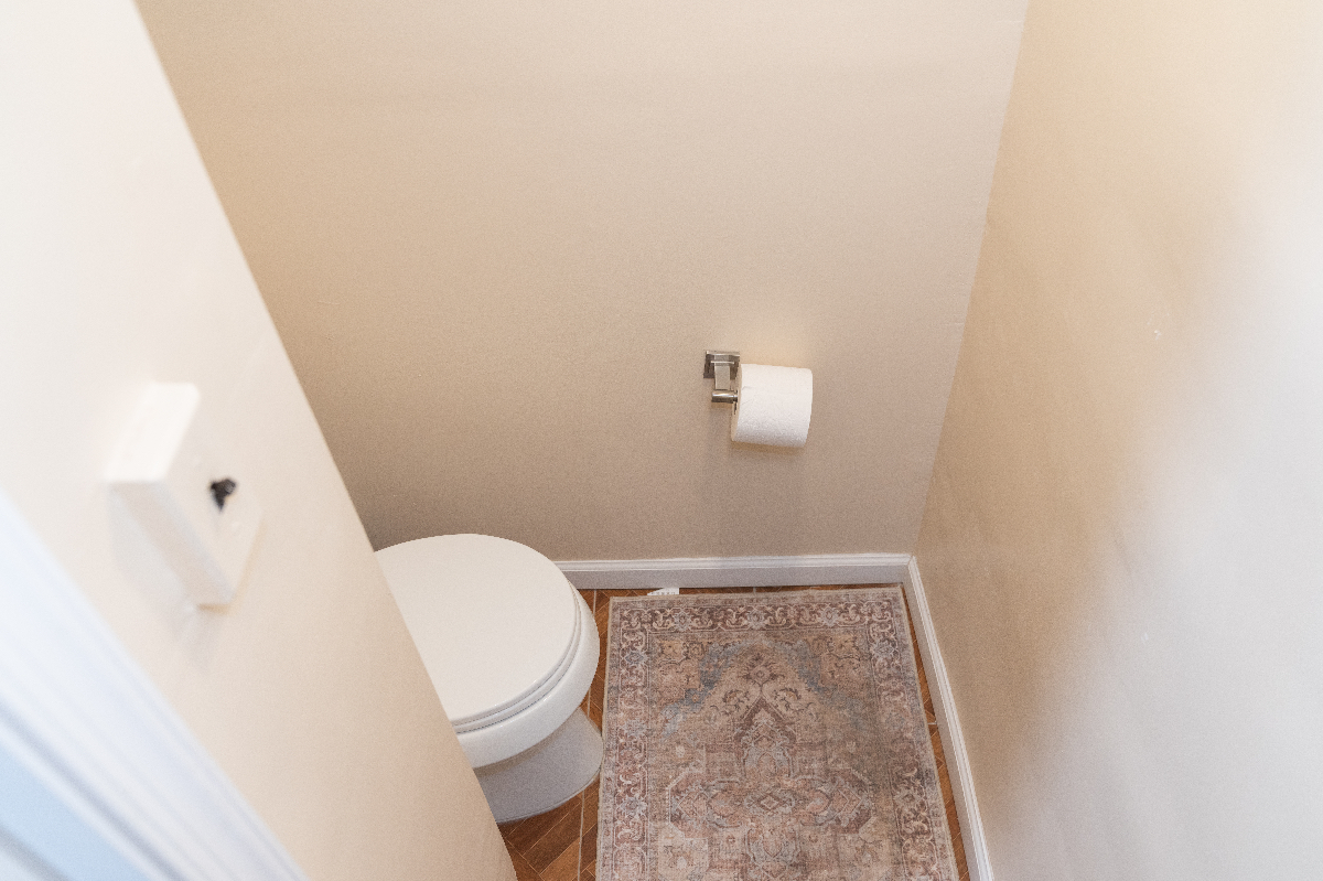 Modern Comfort Meets DC Charm /4BR Home for Every Kind of Stay - Photo 4