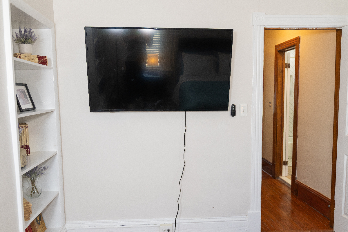 Modern Comfort Meets DC Charm /4BR Home for Every Kind of Stay - Photo 6