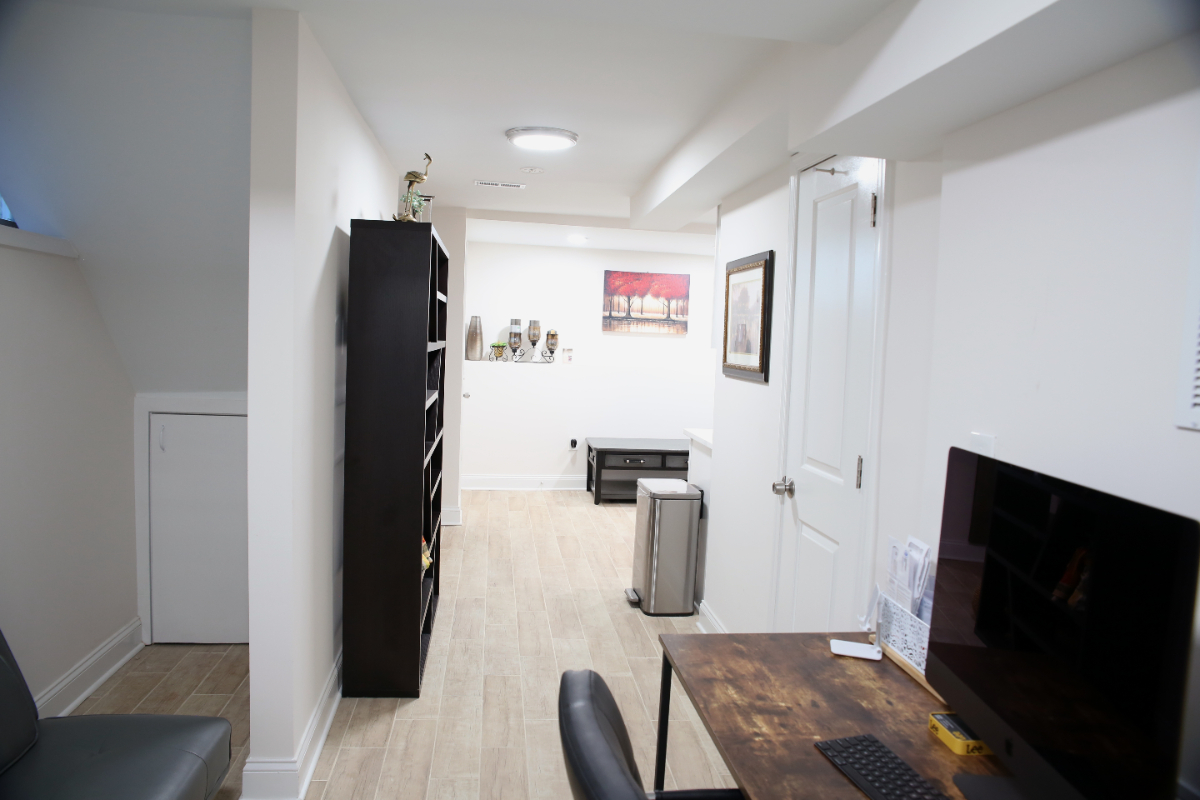 Quiet, Renovated 1BR Basement Apartment with Private Entrance- Utilities Included - Photo 5