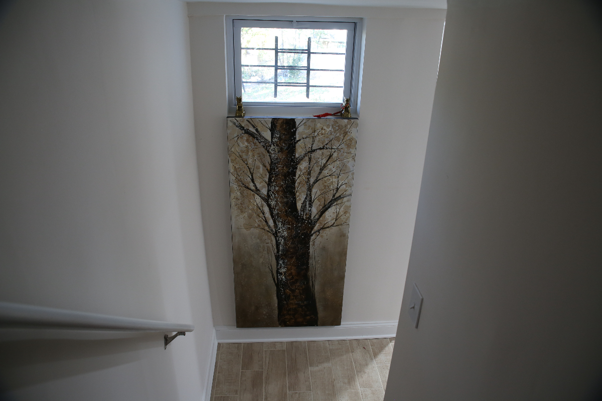 Quiet, Renovated 1BR Basement Apartment with Private Entrance- Utilities Included - Photo 3
