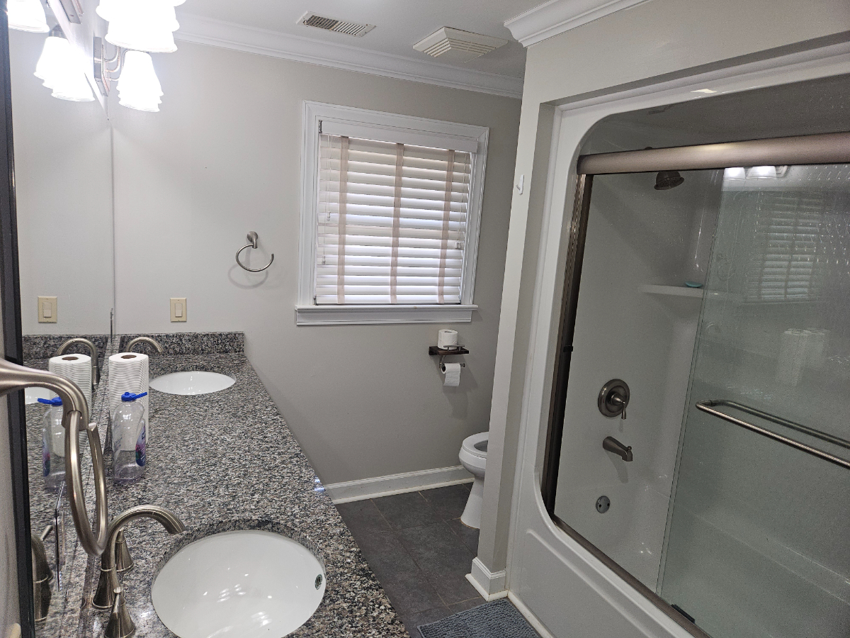 Spacious Furnished Master Suite  Private Bath  Utilities & WiFi Included  Near Lexington Medical - Photo 10