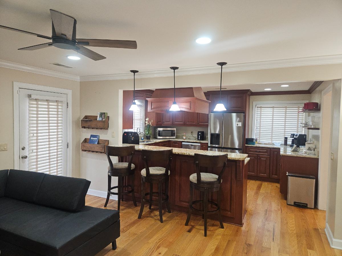 Spacious Furnished Master Suite Private Bath Utilities & WiFi Included Near Lexington Medical - Photo 5