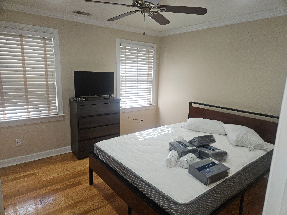Spacious Furnished Master Suite  Private Bath  Utilities & WiFi Included  Near Lexington Medical - Photo 11