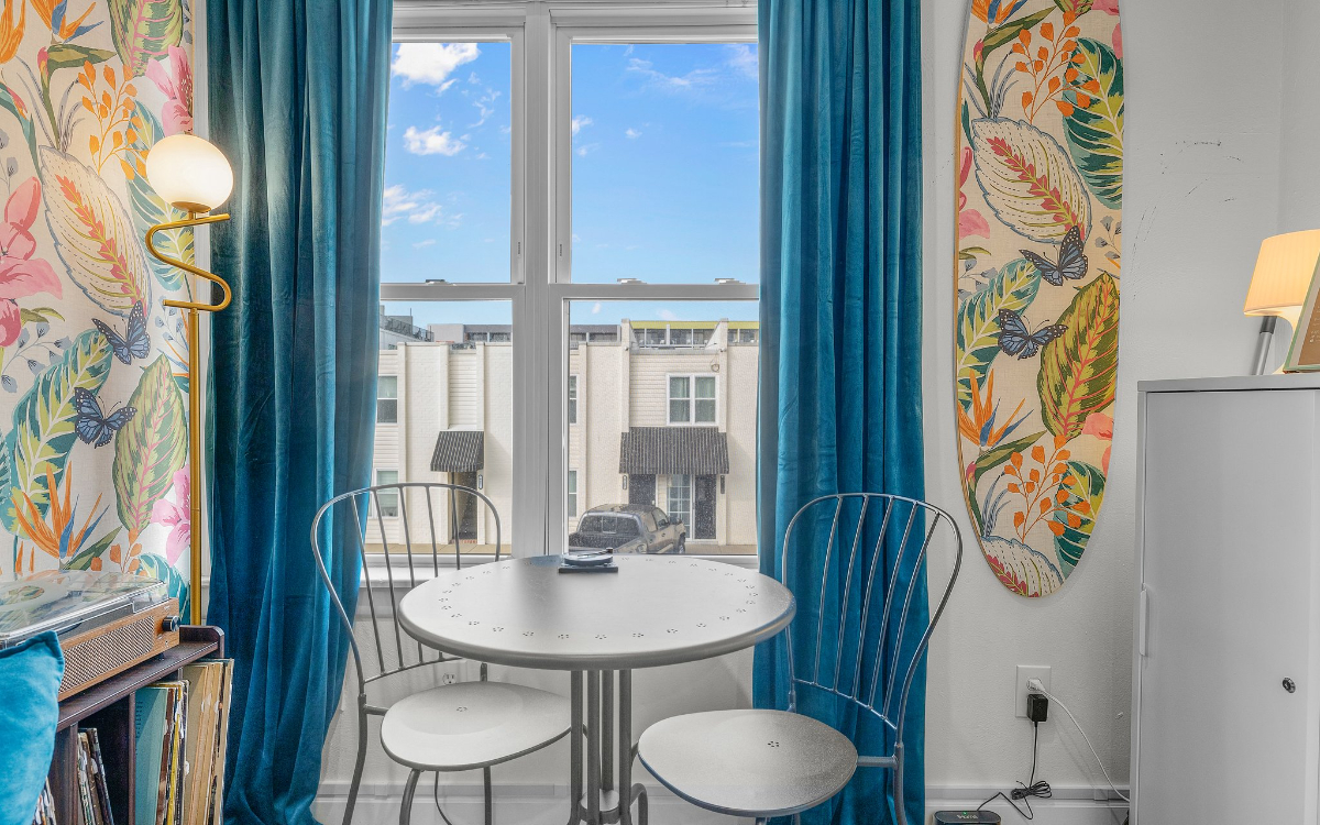 Oceanfront Loft Free Parking & 1 Block from Beach - Photo 6