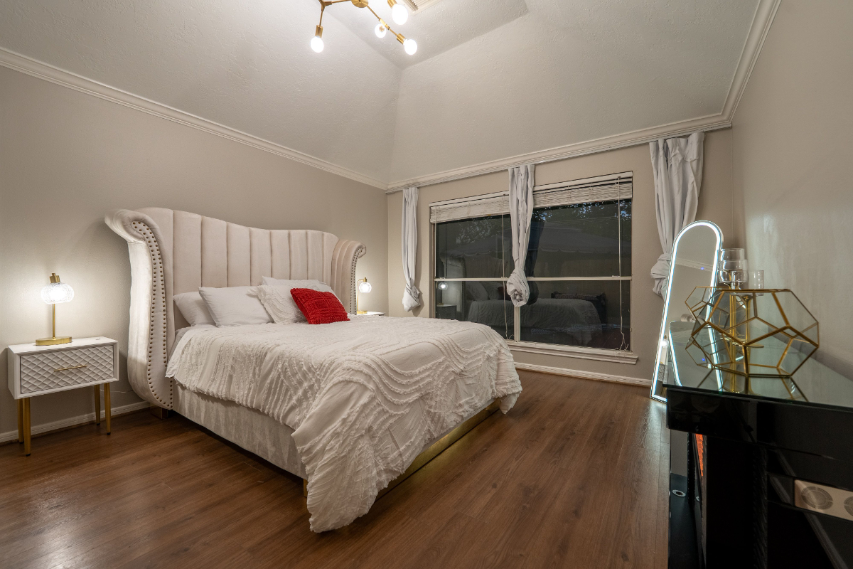 The Cozy Willow is a 3 bedroom , 2 bath house, near West Methodist and Children Hospital - Photo 3