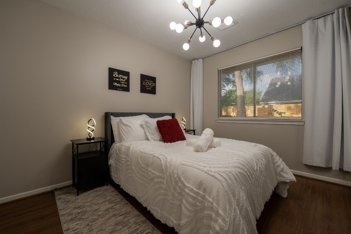 The Cozy Willow is a 3 bedroom , 2 bath house, near West Methodist and Children Hospital - Photo 7