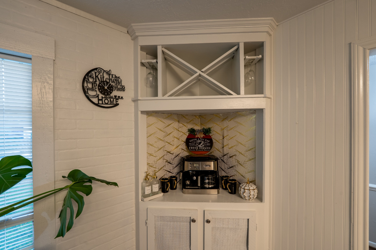 The Cozy Willow is a 3 bedroom , 2 bath house, near West Methodist and Children Hospital - Photo 12