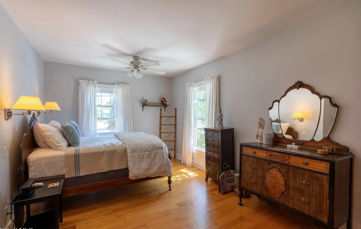 Saratoga (Flexible use) house in quiet neighborhood - Photo 2