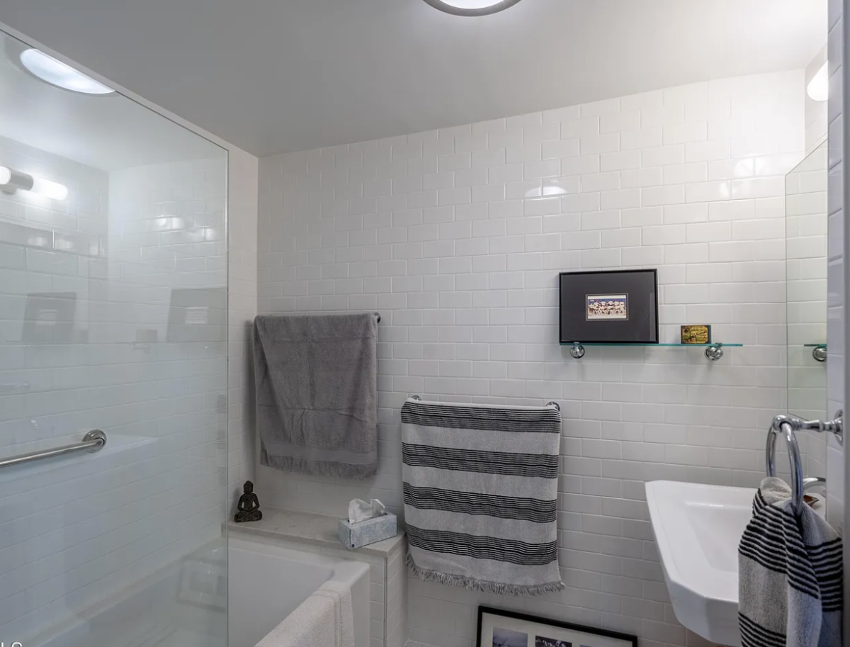 Saratoga (Flexible use) house in quiet neighborhood - Photo 4