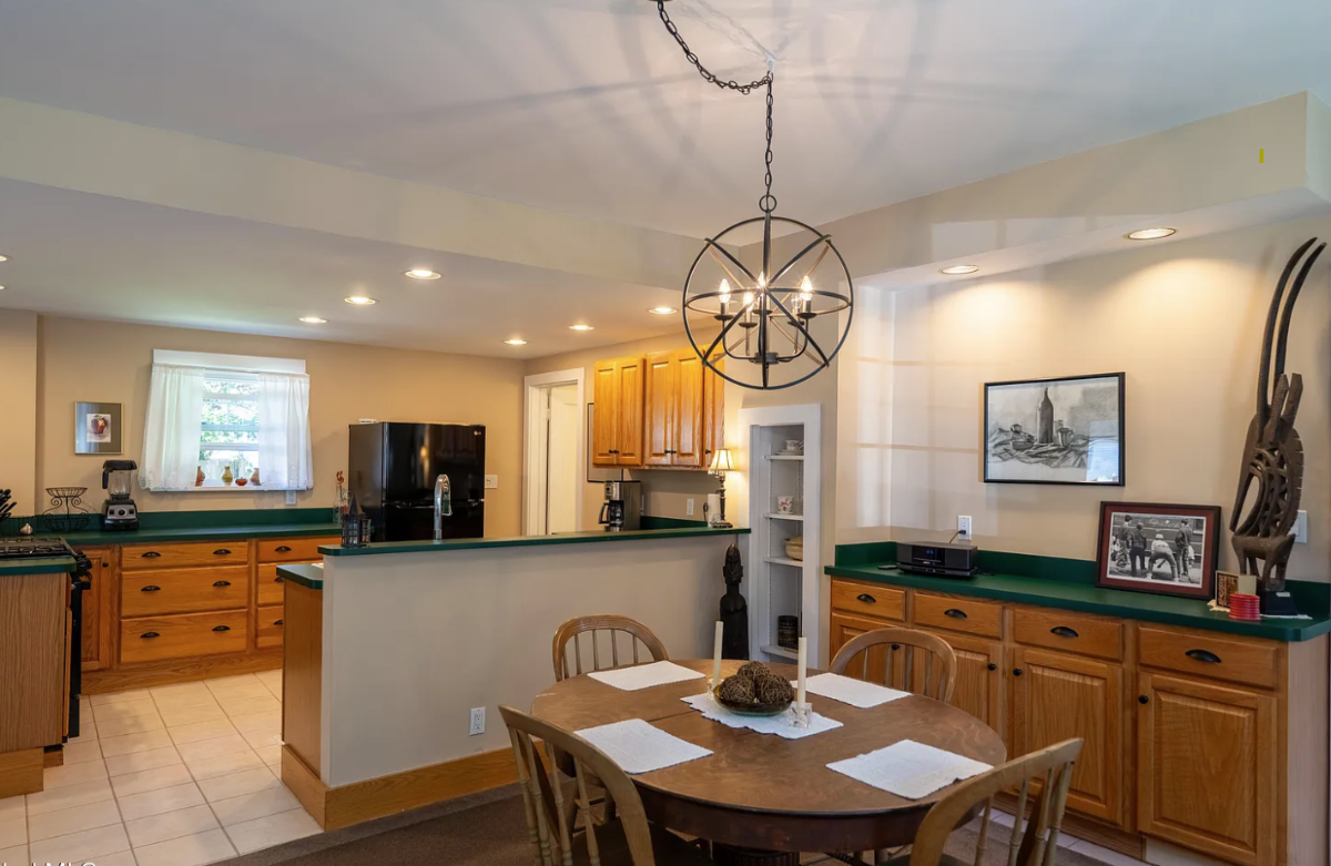 Saratoga (Flexible use) house in quiet neighborhood - Photo 6