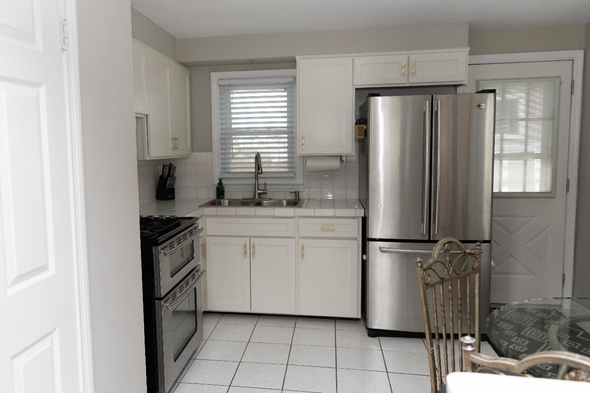 Conveniently located - Photo 6
