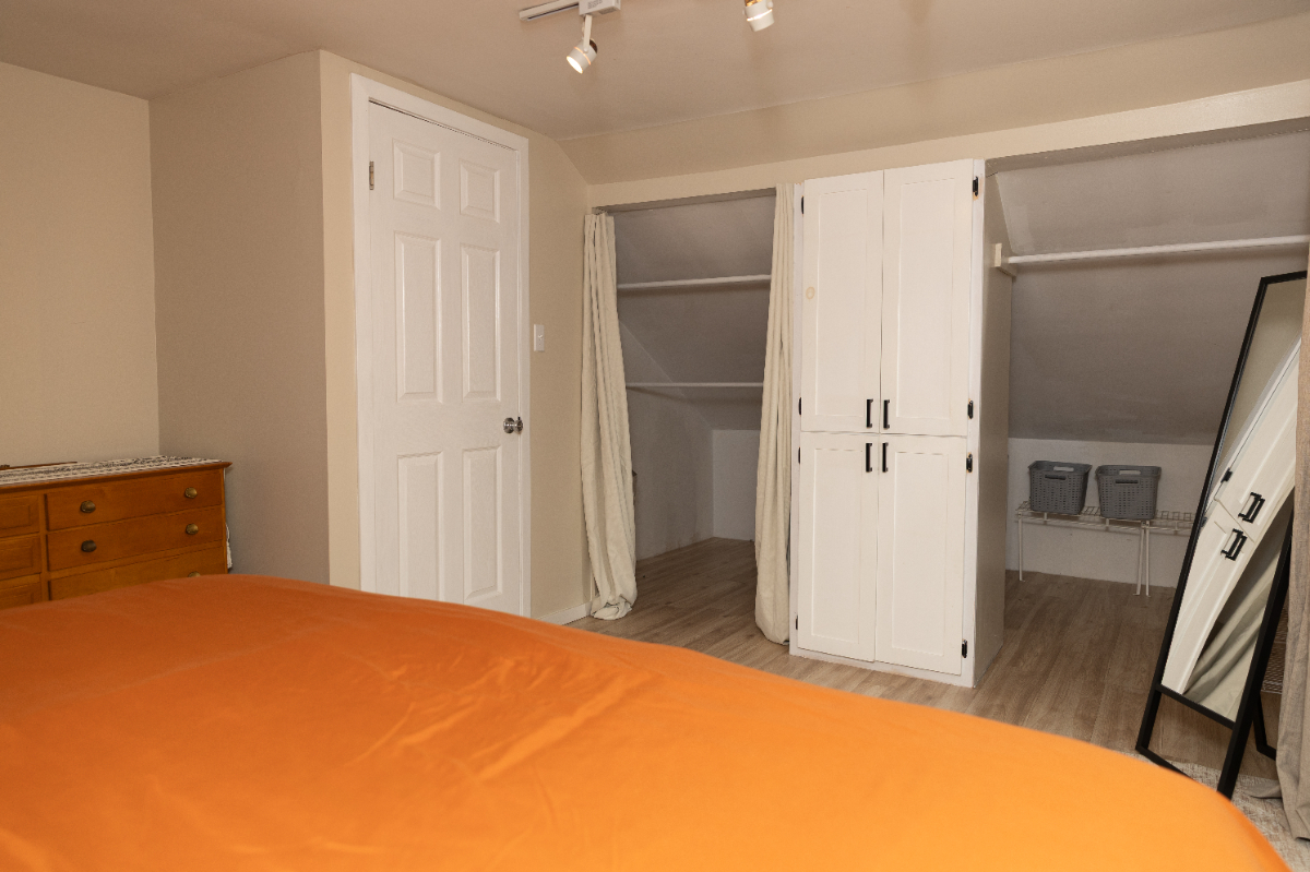Conveniently located - Photo 11