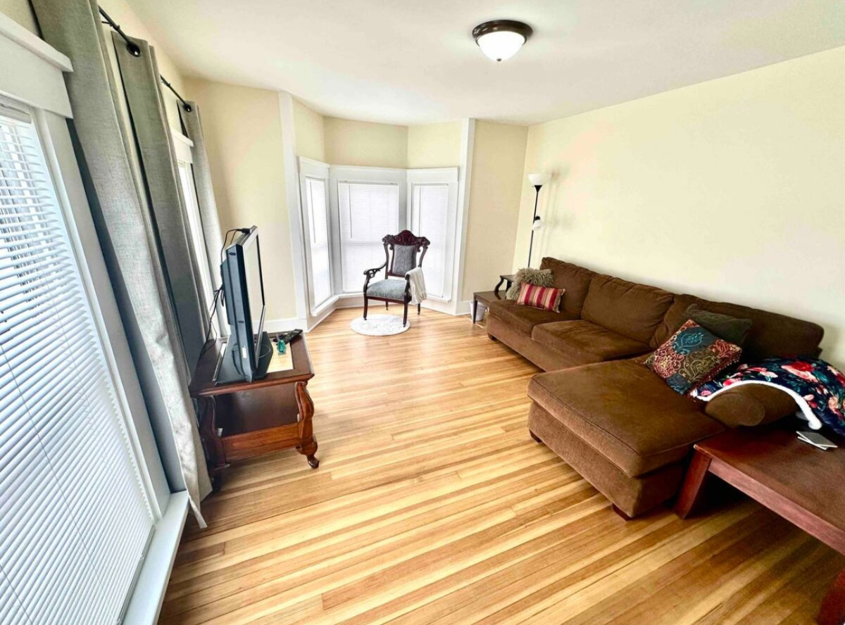 Walk to Hospital and Downtown Glens Falls - 2bd/1ba Apartment - Photo 8