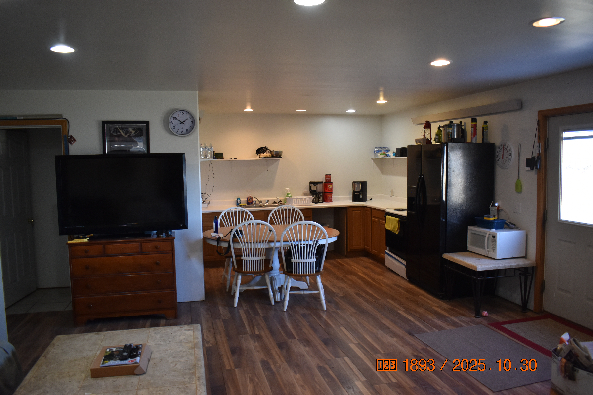 2 bedroom fully furnished - Photo 8