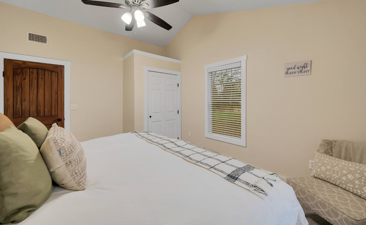 Aquilla Valley Farmhouse - Photo 6
