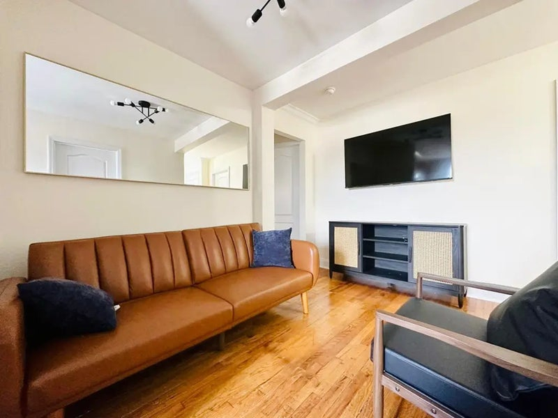 Prime Bedstuy HDTV Room, 22 min to Manhattan - 232 - Photo 3