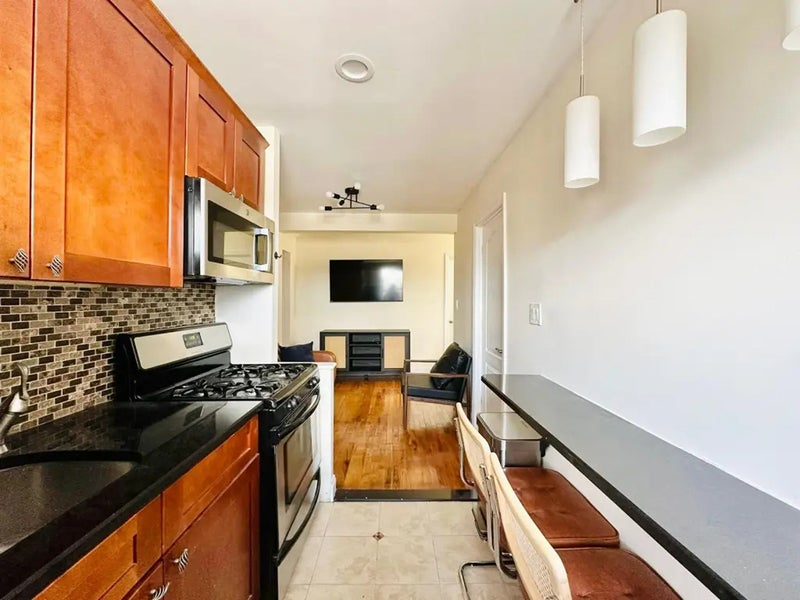 Prime Bedstuy HDTV Room, 22 min to Manhattan - 232 - Photo 4