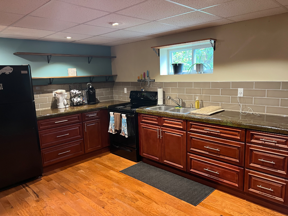 Peaceful Basement Suite- Private, Safe & Fully Furnished - Photo 4