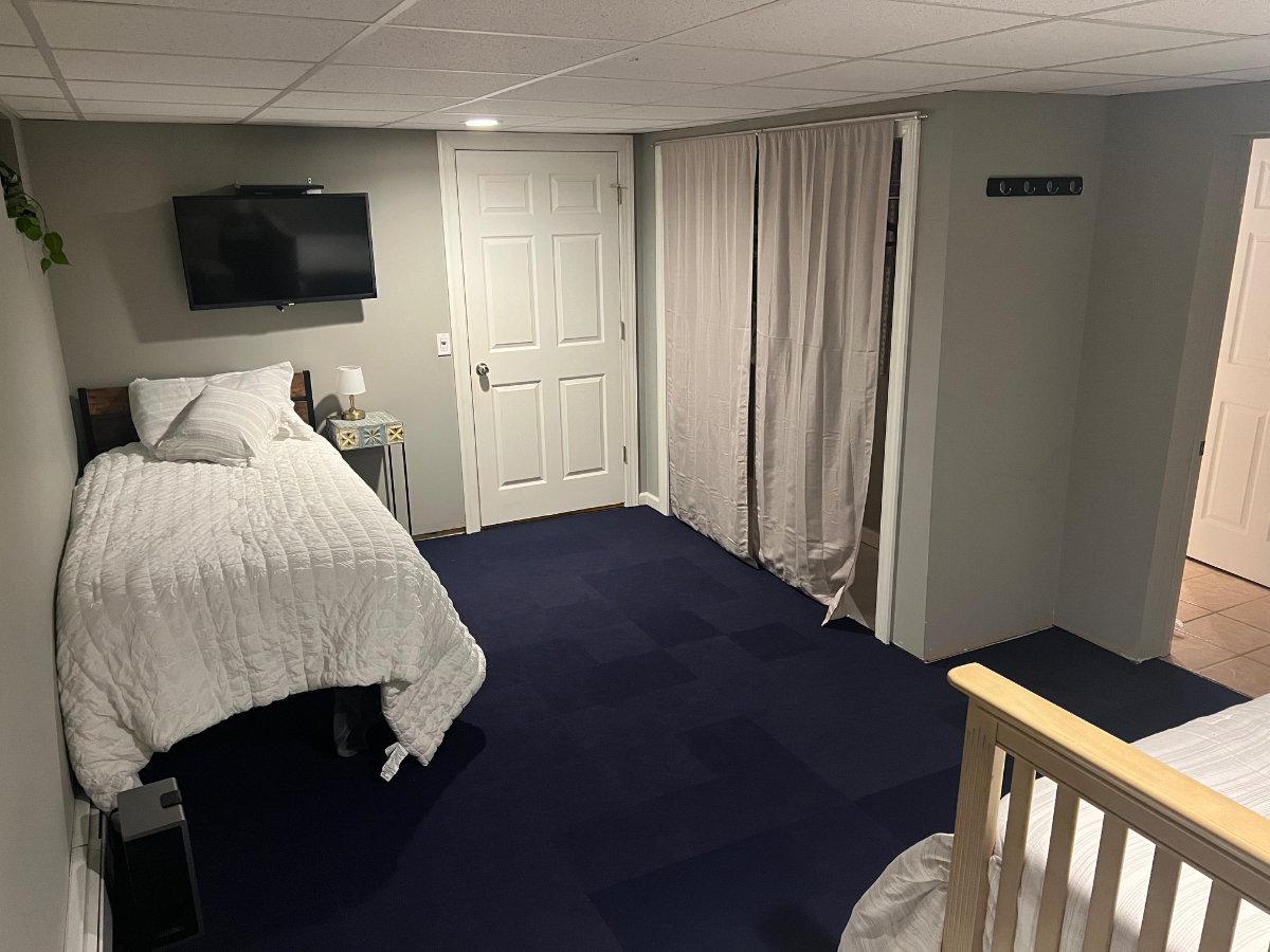 Peaceful Basement Suite- Private, Safe & Fully Furnished - Photo 6