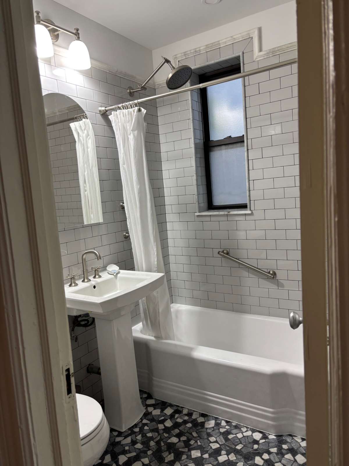 1920s Row House - Photo 4