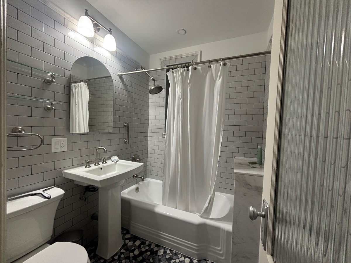 1920s Row House - Photo 11