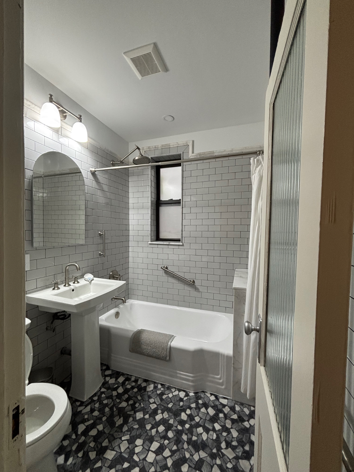 1920s Row House - Photo 12