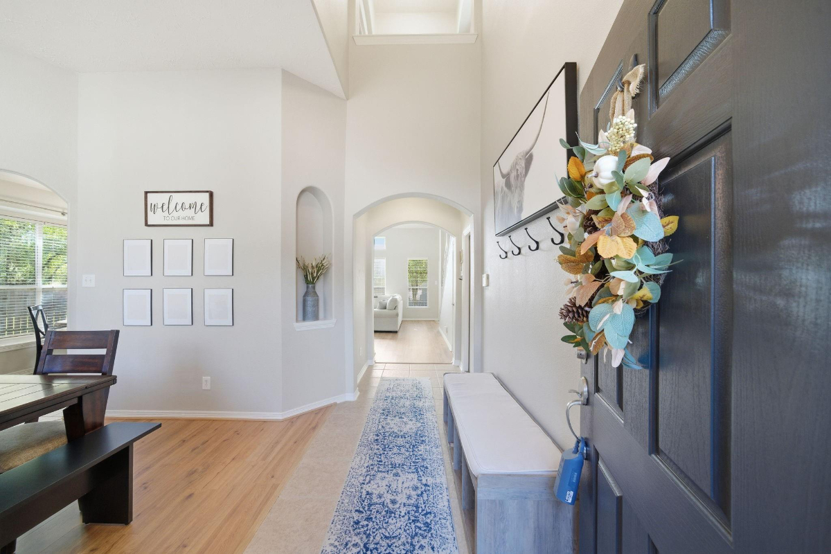 Amazing 4 bedroom home w media room close to major hospitals in The Woodlands/Tomball - Photo 9