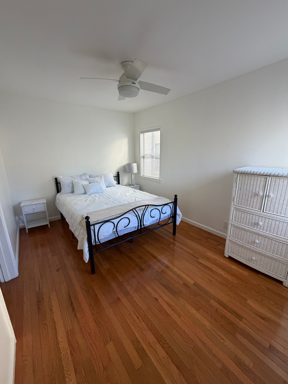 Executive Duplex Stay, Stylish, Spacious & Close to Everything LA 3bed/1.5bathroom - Photo 5