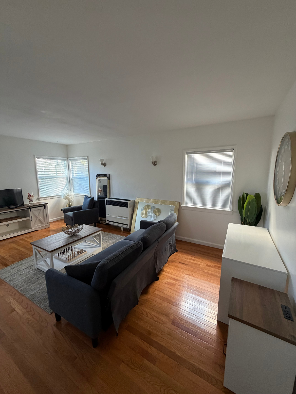 Executive Duplex Stay, Stylish, Spacious & Close to Everything LA 3bed/1.5bathroom - Photo 3
