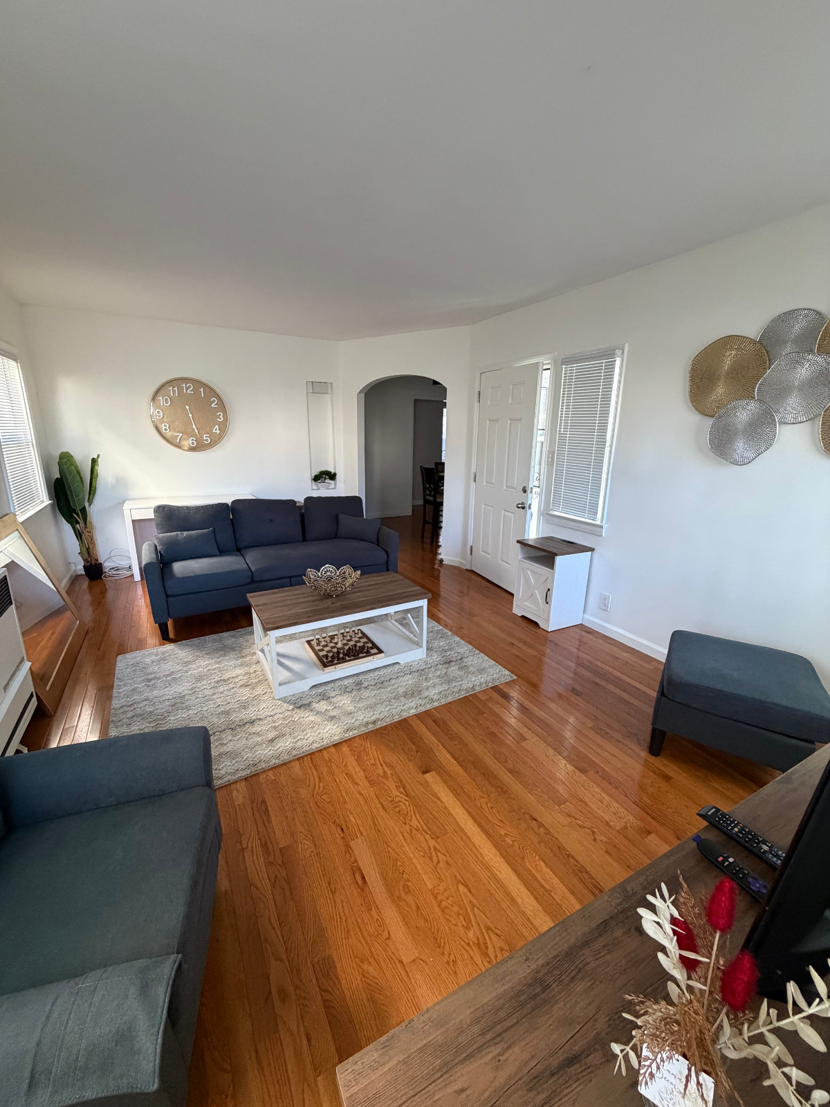 Executive Duplex Stay, Stylish, Spacious & Close to Everything LA 3bed/1.5bathroom - Photo 4