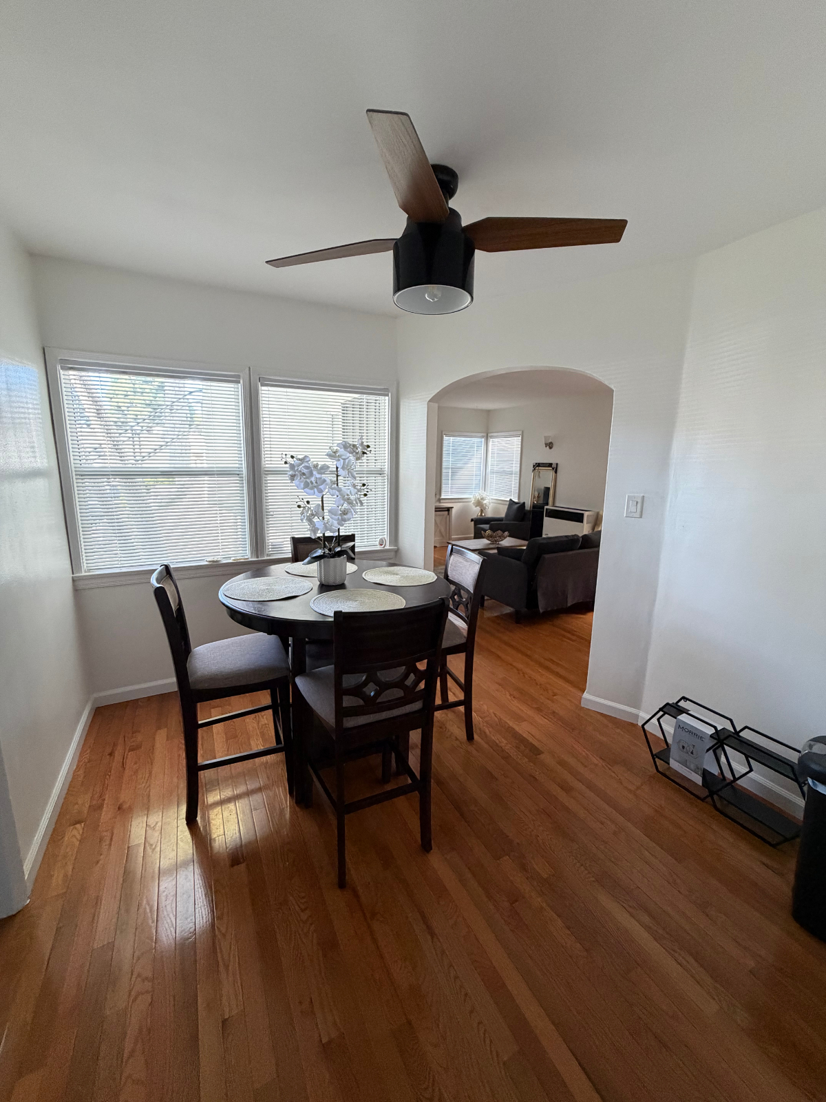 Executive Duplex Stay, Stylish, Spacious & Close to Everything LA 3bed/1.5bathroom - Photo 2