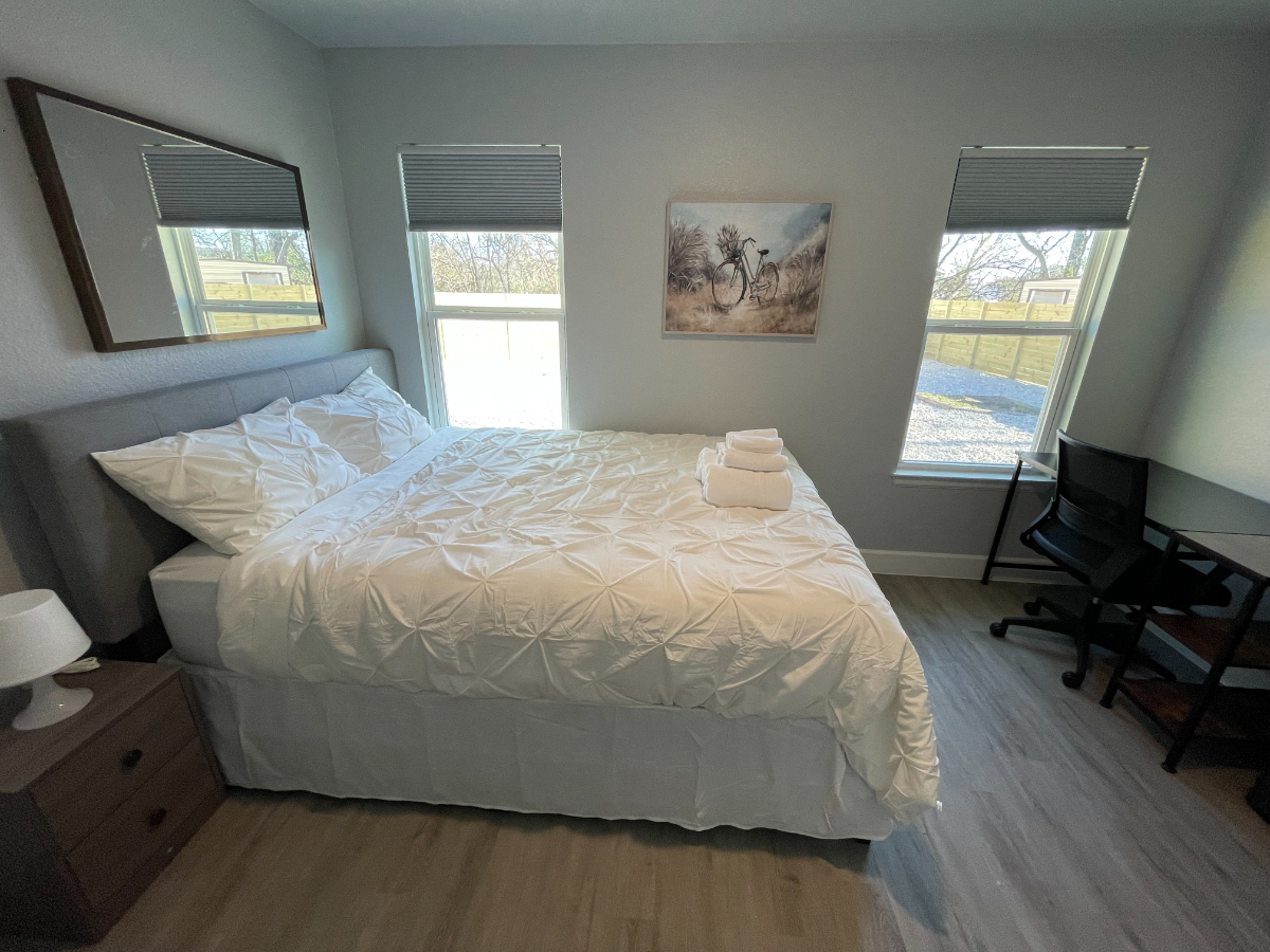 Domain M3 - Upgraded Queen Room All-In.  Easy access to Major Hospitals, Downtown, Tesla, Apple, Sam - Photo 3