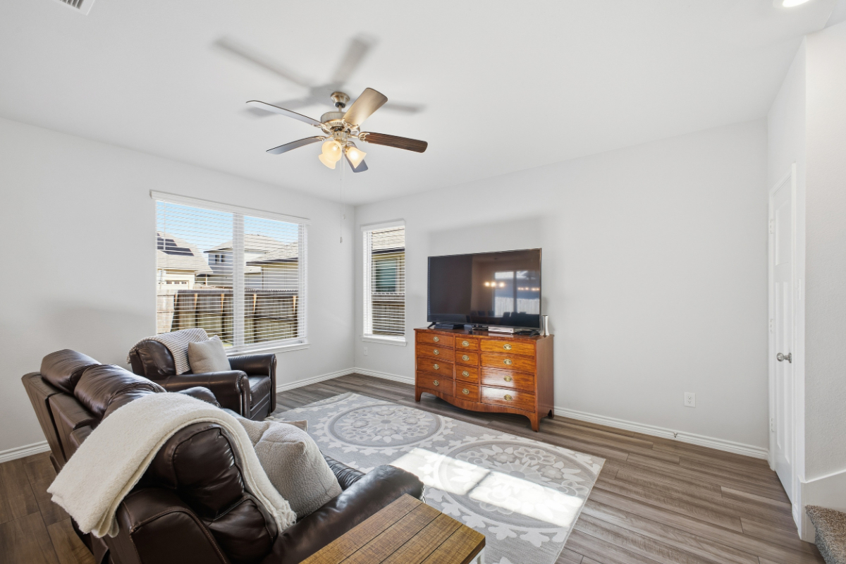 Modern 3BR Near TAMU & Hospitals - Photo 2