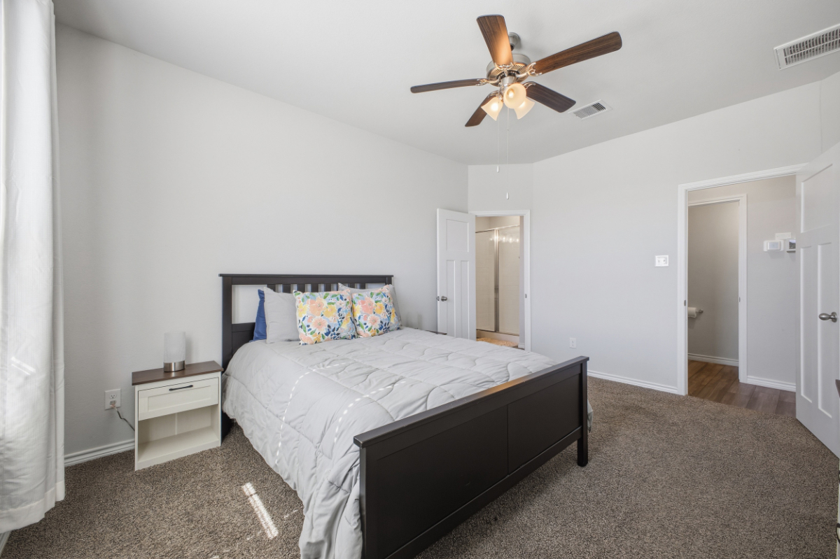 Modern 3BR Near TAMU & Hospitals - Photo 12