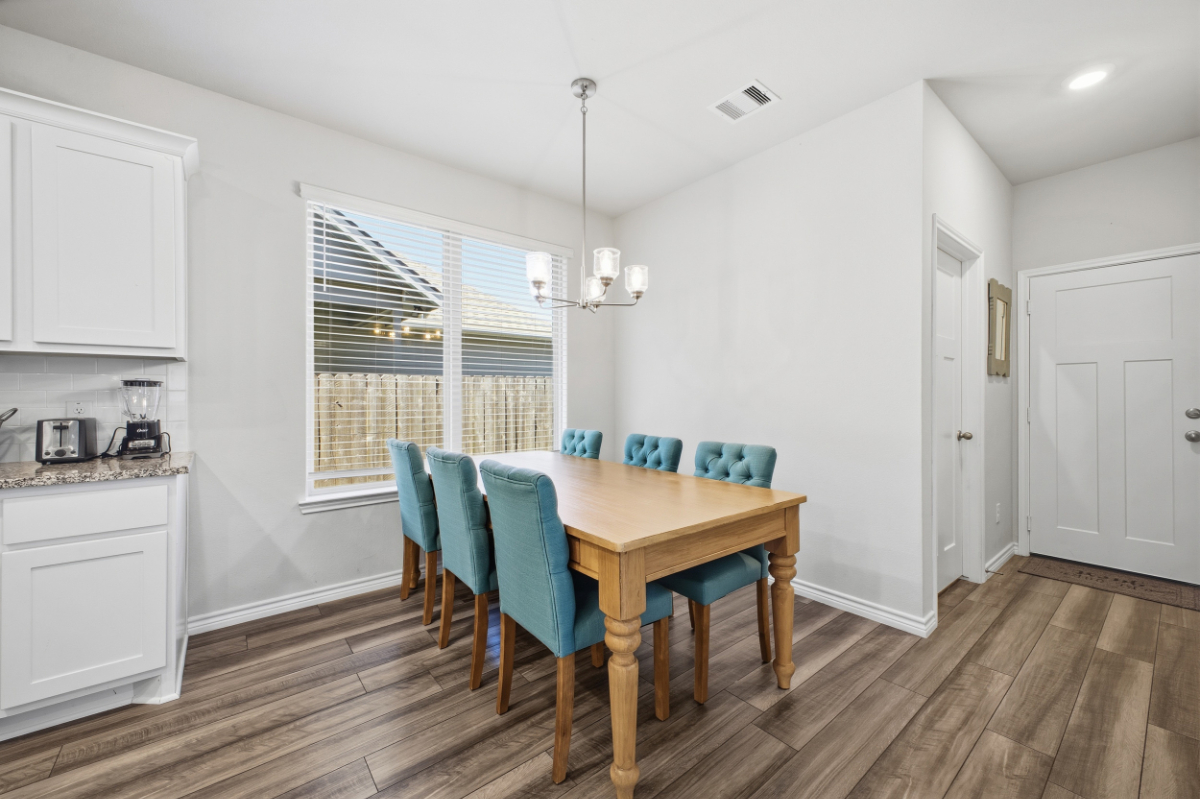 Modern 3BR Near TAMU & Hospitals - Photo 11