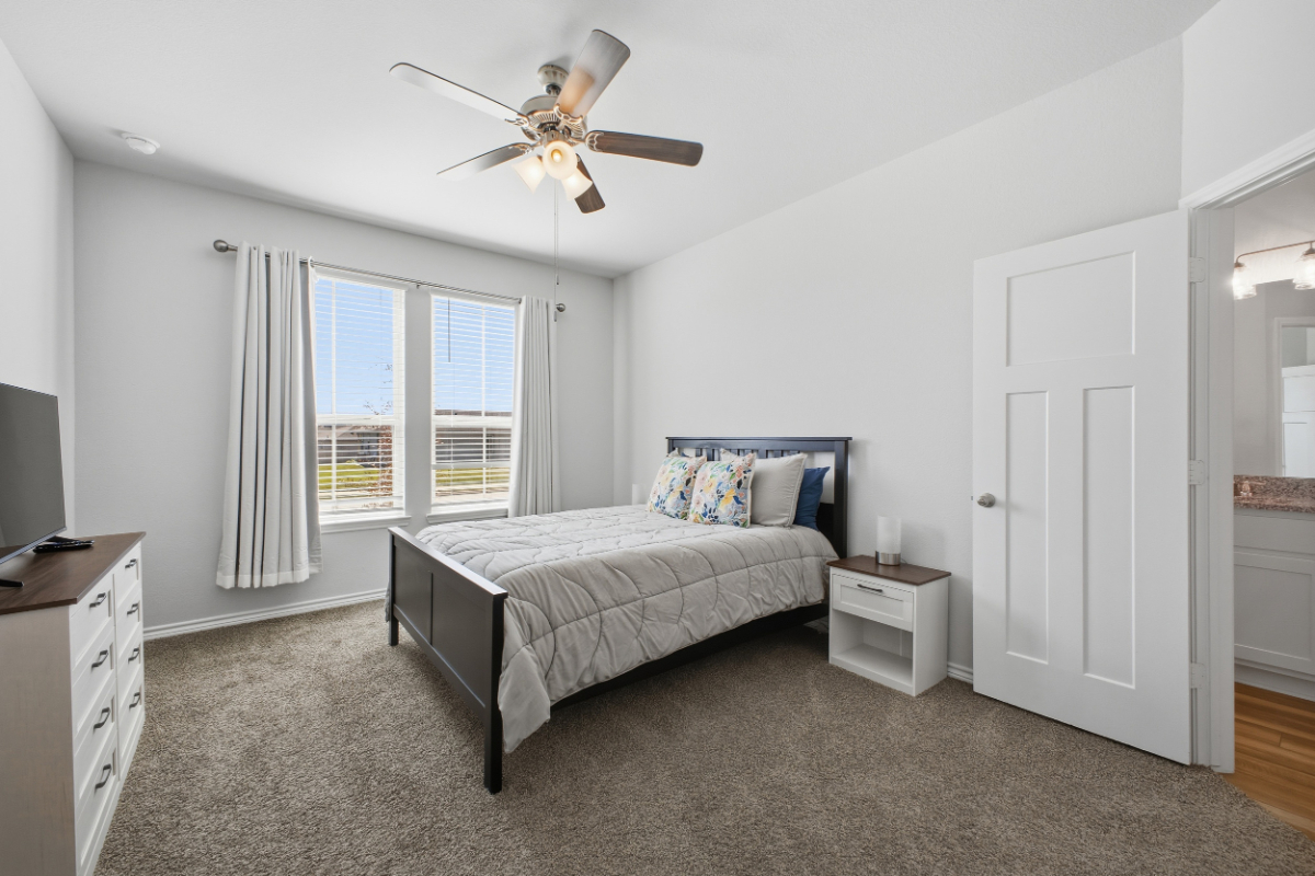 Modern 3BR Near TAMU & Hospitals - Photo 4