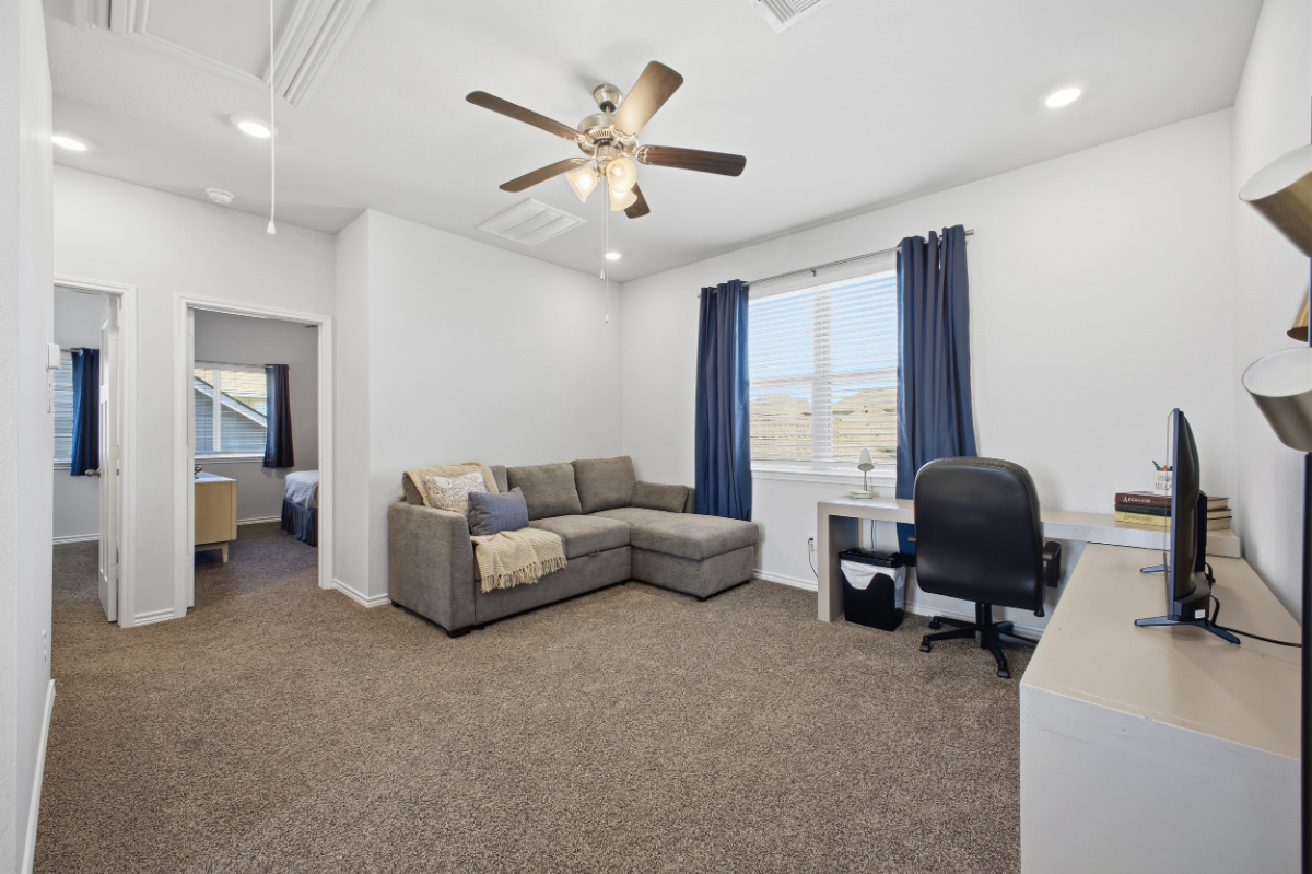 Modern 3BR Near TAMU & Hospitals - Photo 5