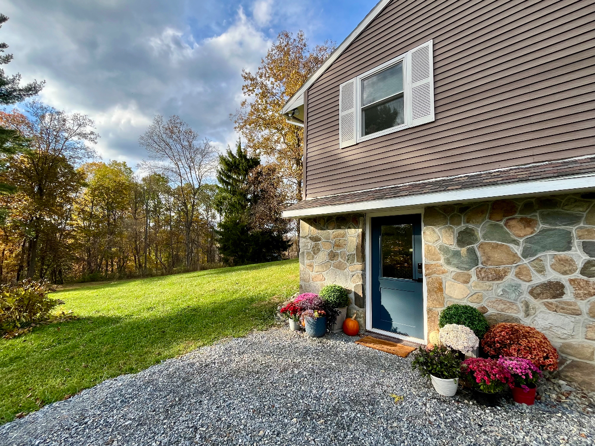 2 BR Private Hillside Retreat - Photo 12