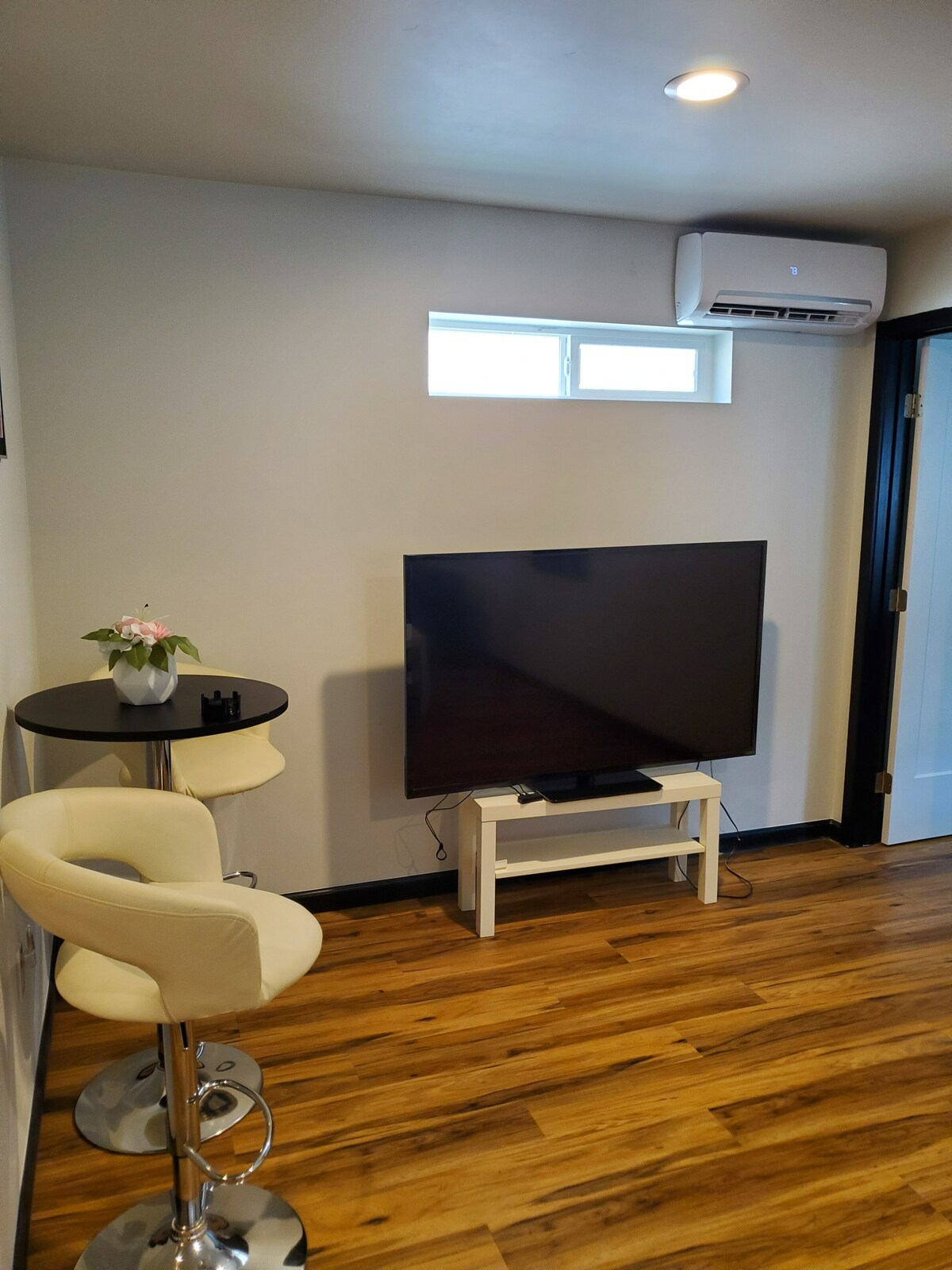 Modern 1 Bedroom Apartment in North Park - Photo 5