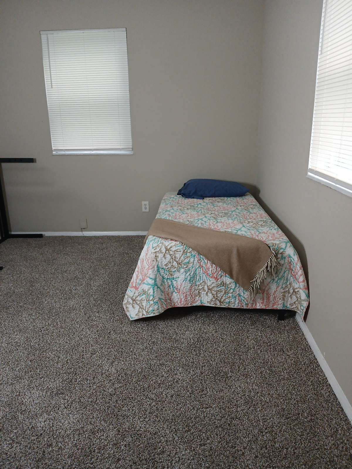 Shared Space - Photo 6