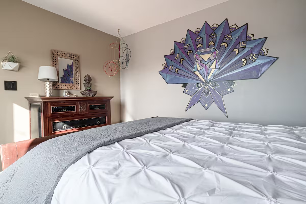 Spacious Zen Vibe 1 BDRM w/FREE parking, Washer/Dryer, Safe neighborhood - Photo 3